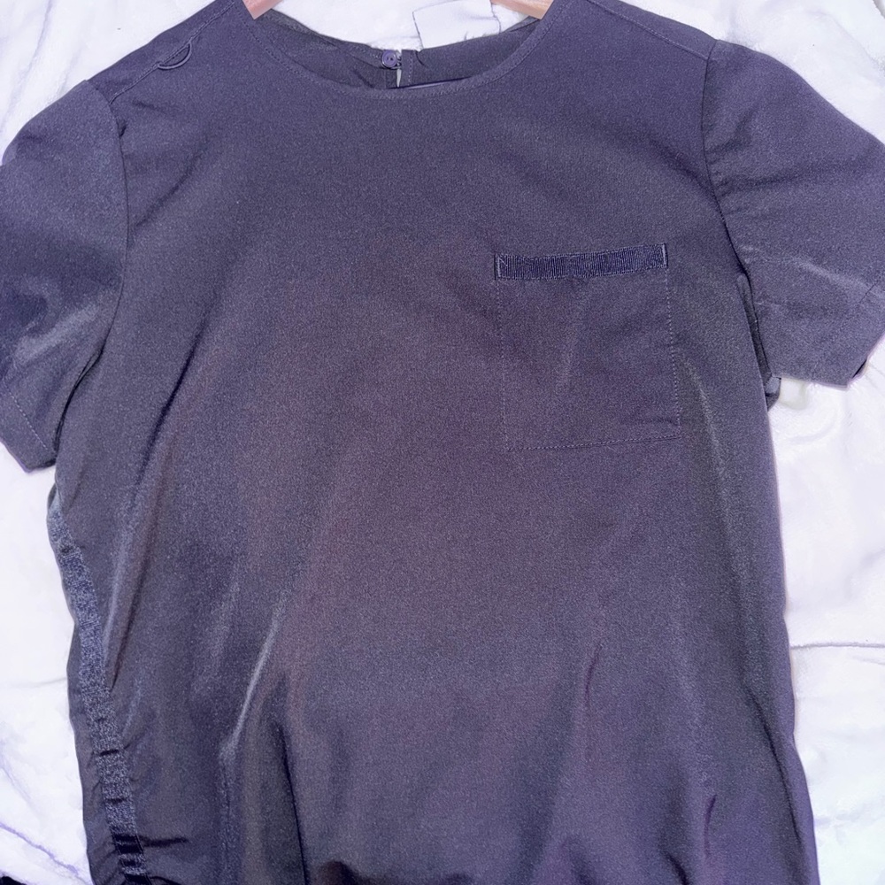 WhisperLite Scrubs Women’s Black scrub top. Size Small